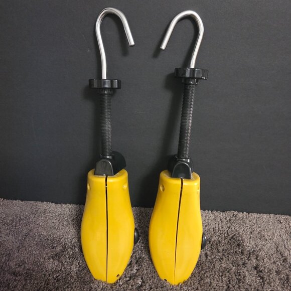 Pair of Large Shoe Stretcher Trees / Women Size 10.5-13.5, Men Size 8.5 -13 - Picture 1 of 5